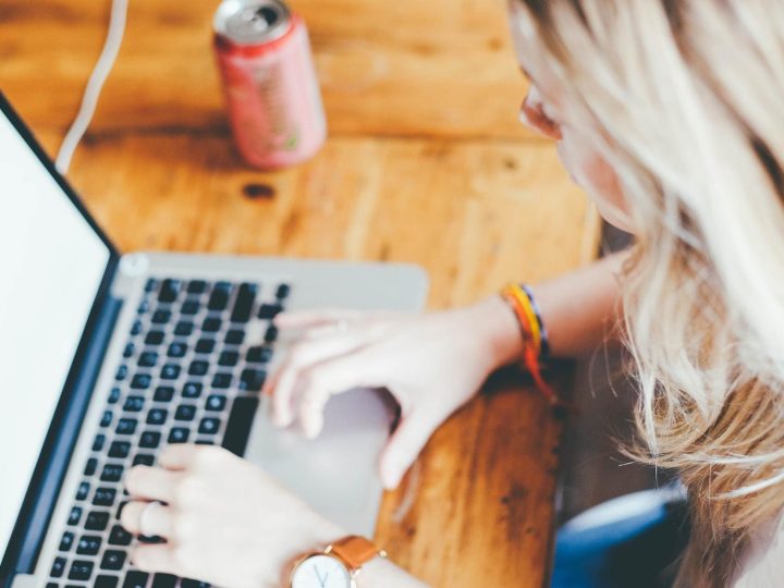 Gagner en ligne en postant des annonces : astuces et stratégies clés